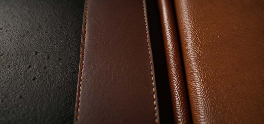Ce material este mai bun pentru un portofel – piele naturală sau sintetică?