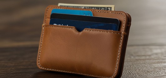 Cum să alegi un portofel minimalist care să-ți ușureze viața?